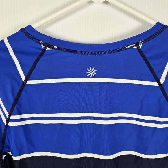 NWOT ATHLETA Blue,Black &White Striped Crop Top Rashguard UPF 50+Sz M TOP ONLY - Picture 10 of 13